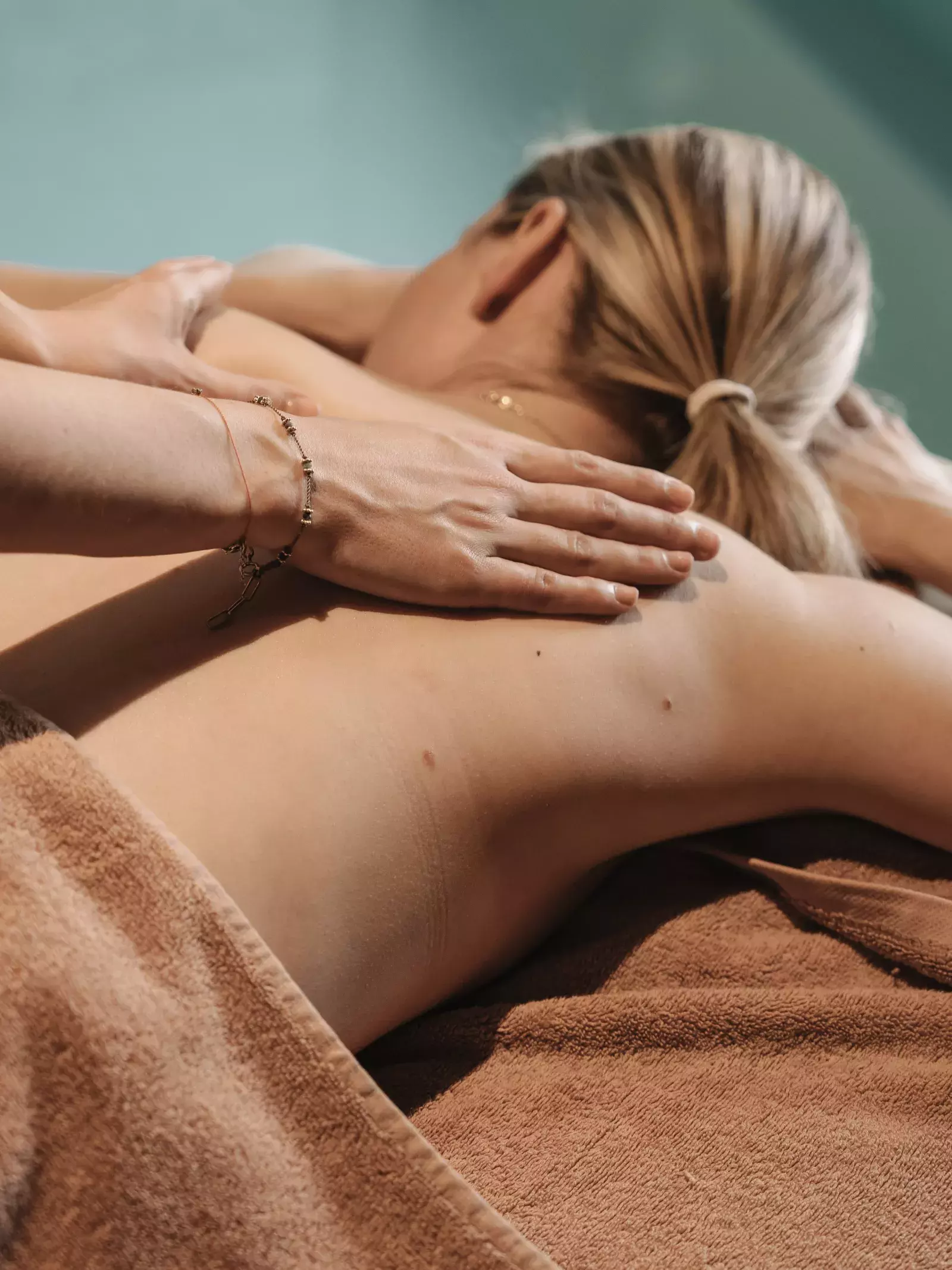 Massage en bord de piscine